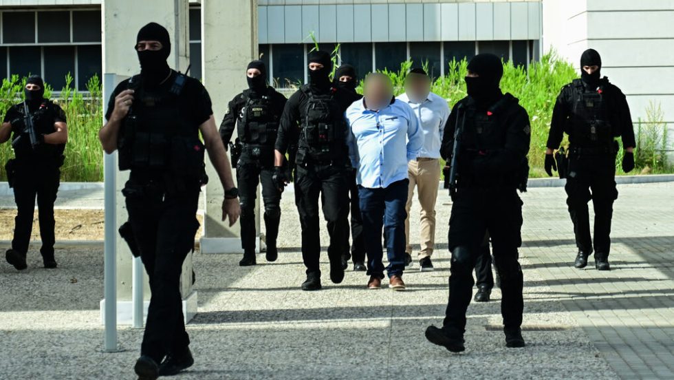 Οι κατηγορούμενοι για τη δολοφονία του Γιώργου Καραϊβάζ